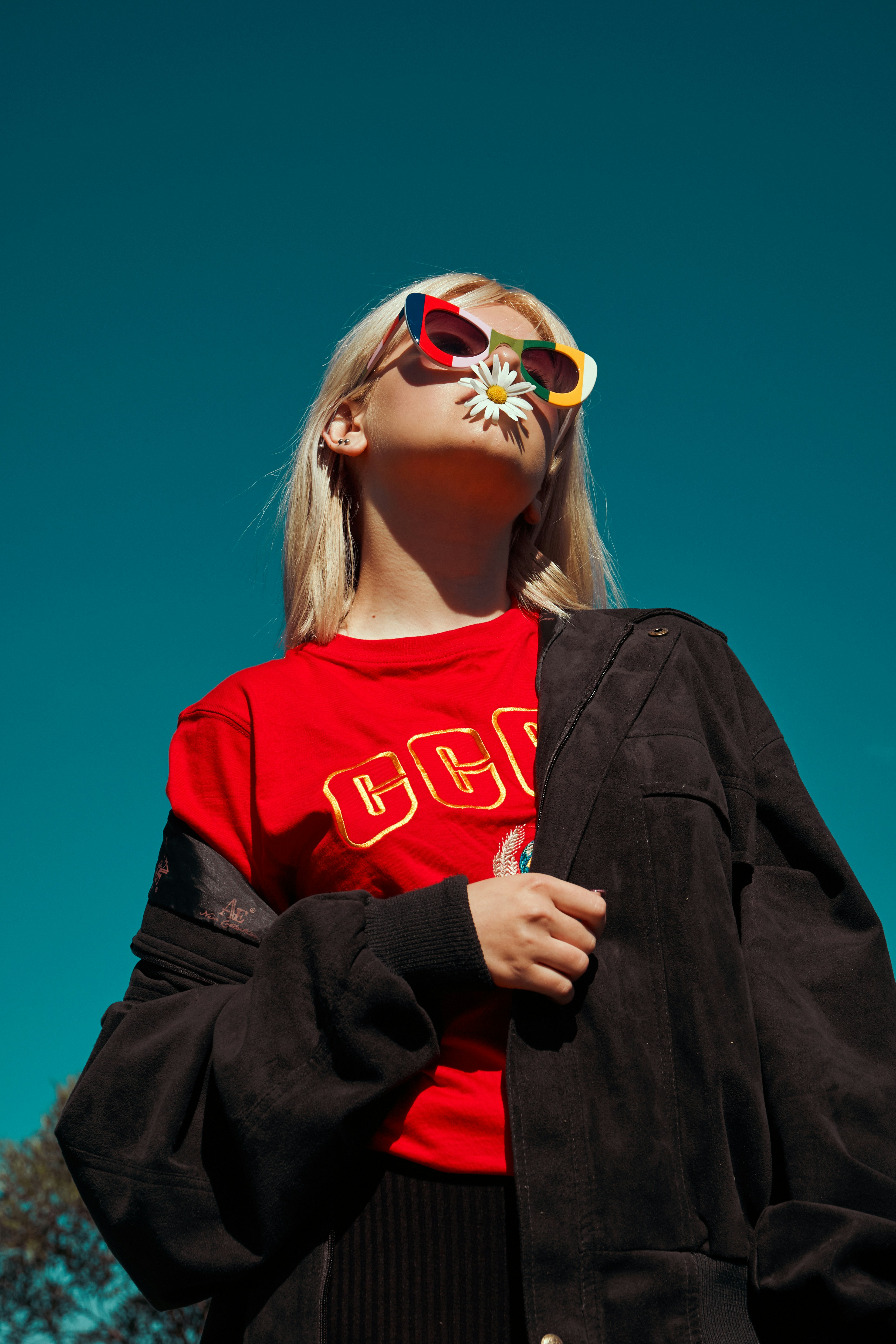 Модель в худи Second Skin Hoodie